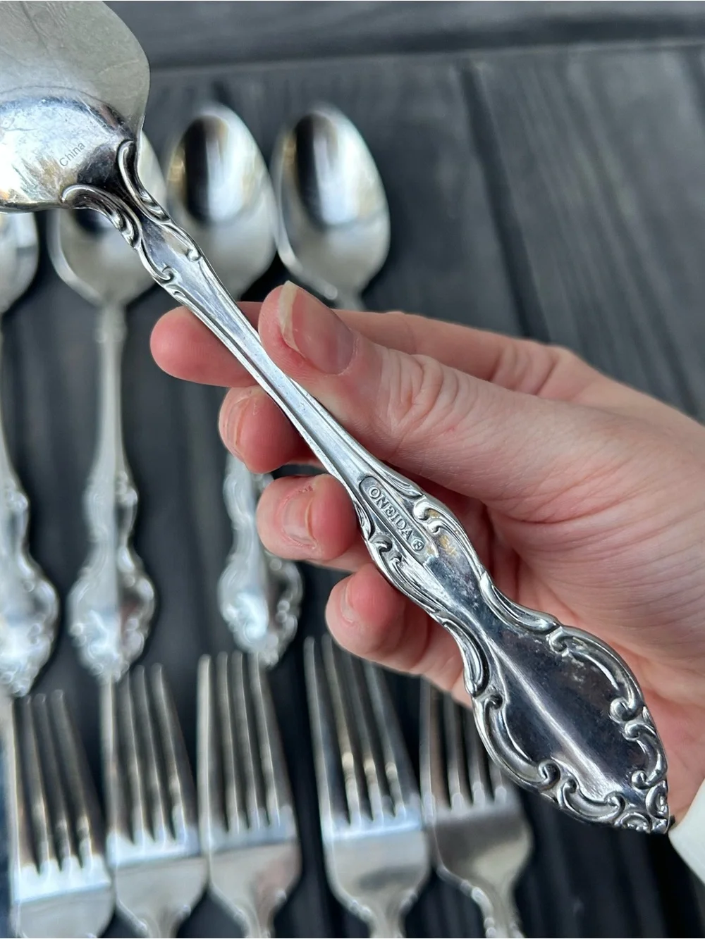 19 Piece Oneida Flatware Set